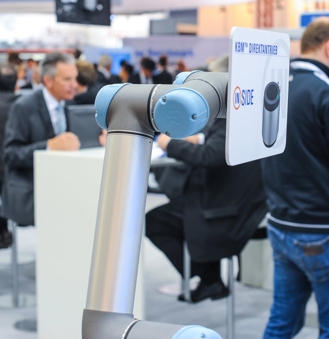 Kollmorgen drives the lightweight helpers of Universal Robots